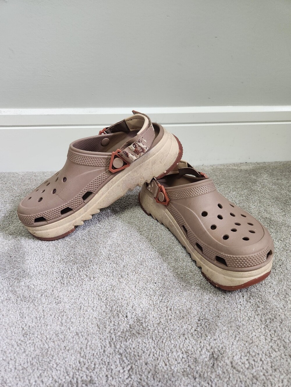 CROCS Hiker Xscape Marbled Platform Slingback Clogs Sz US M 8 W10 Slide On Comfy
